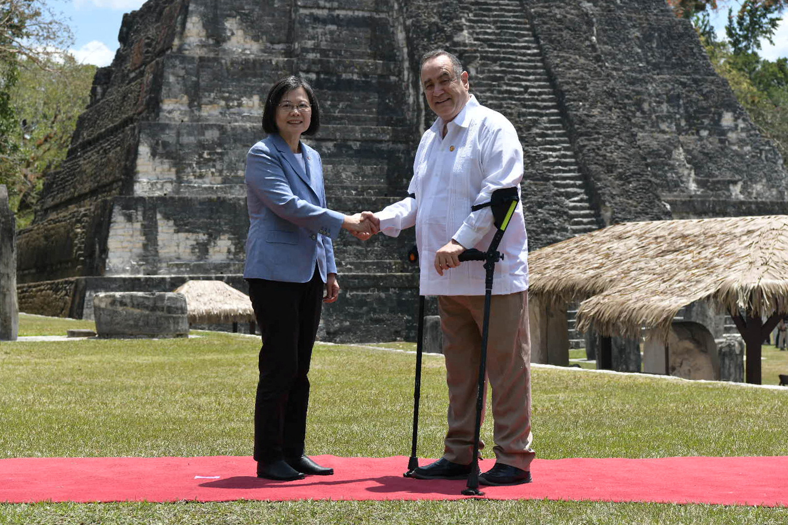 Guatemala reafirma su apoyo a Taiwán con una visita oficial en medio de las crecientes tensiones y amenazas (REUTERS)