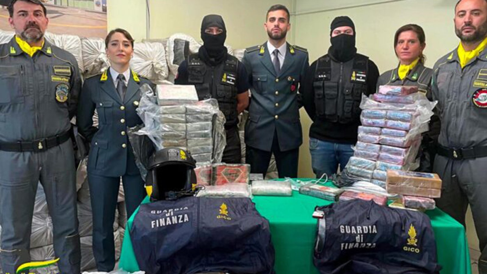 Las autoridades indicaron que seguirán buscando más paquetes de droga