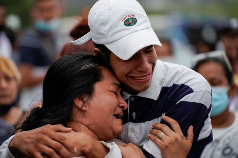 El Comité de Familiares por la Justicia en las Cárceles está integrado por al menos 30 familias de los reos asesinados. (REUTERS/Santiago Arcos)