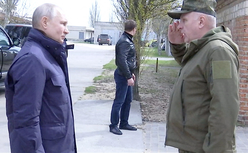 Putin visitó un cuartel general de las tropas rusas en la región ucraniana de Kherson (FOTO: REUTERS)