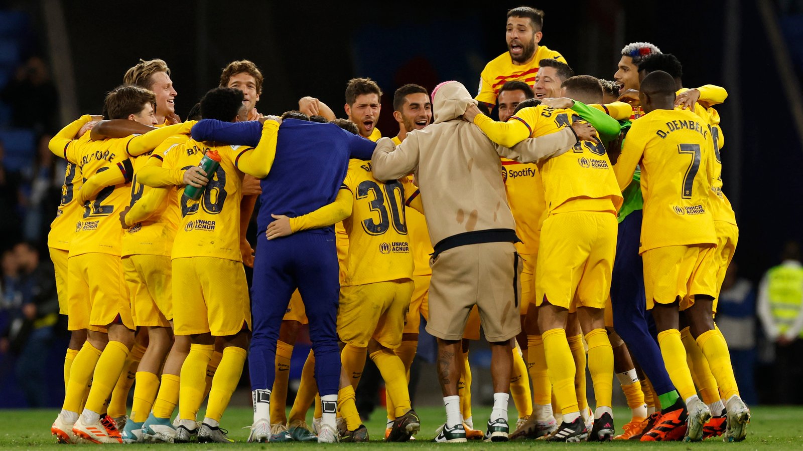 Soccer Football - LaLiga - Espanyol v Barcelona - RCDE Stadium, Cornella de Llobregat, Spain - May 14, 2023 FC Barcelona players celebrate winning LaLiga REUTERS/Albert Gea