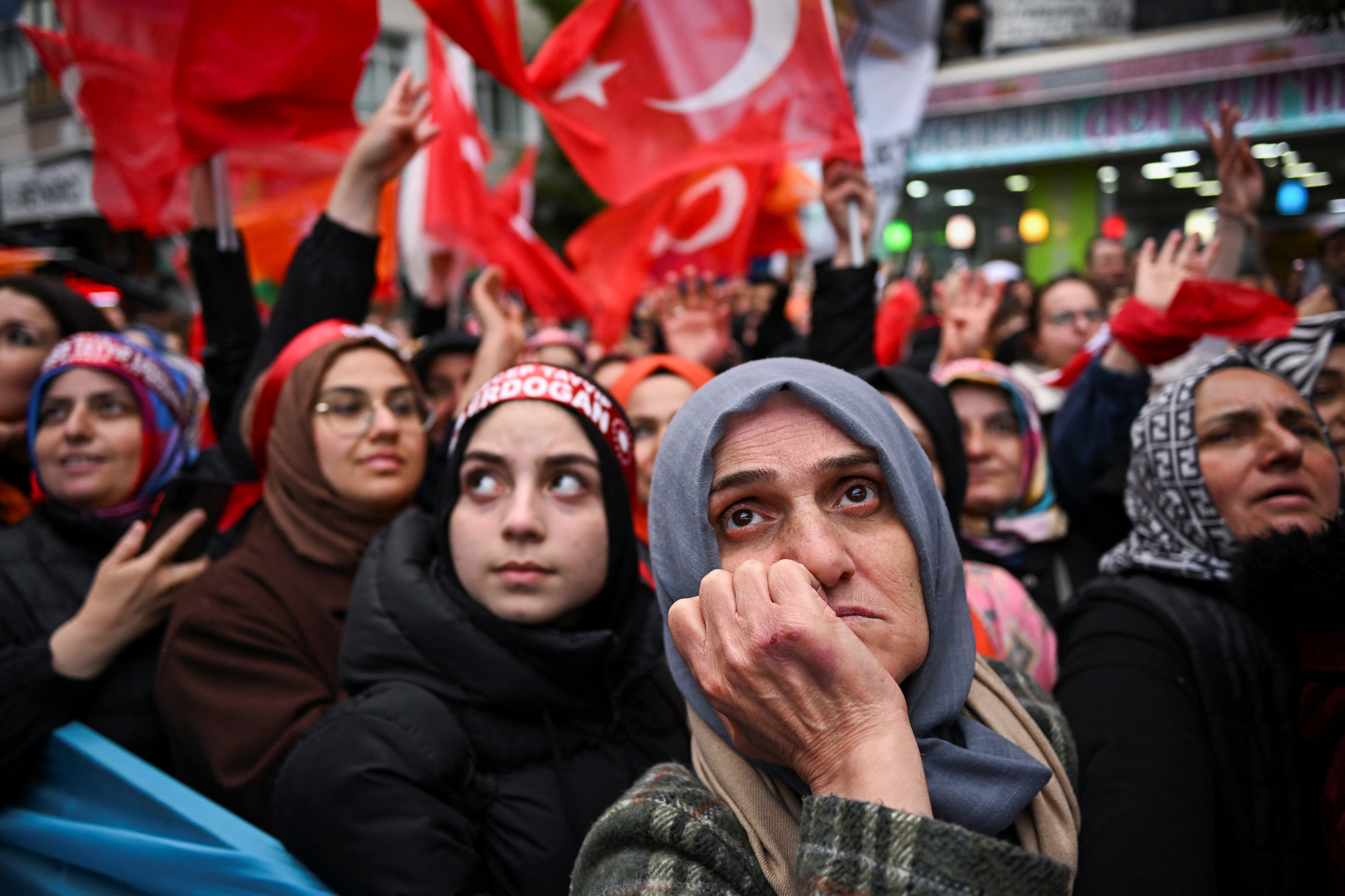Partidarios del presidente turco Tayyip Erdogan asisten a un mitin en Estambul, Turquía (REUTERS/Dylan Martinez)