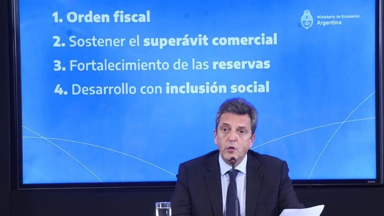 el gobierno tuvo un deficit de 257 000 en marzo y excedio la meta con el fmi por 248 000 millones