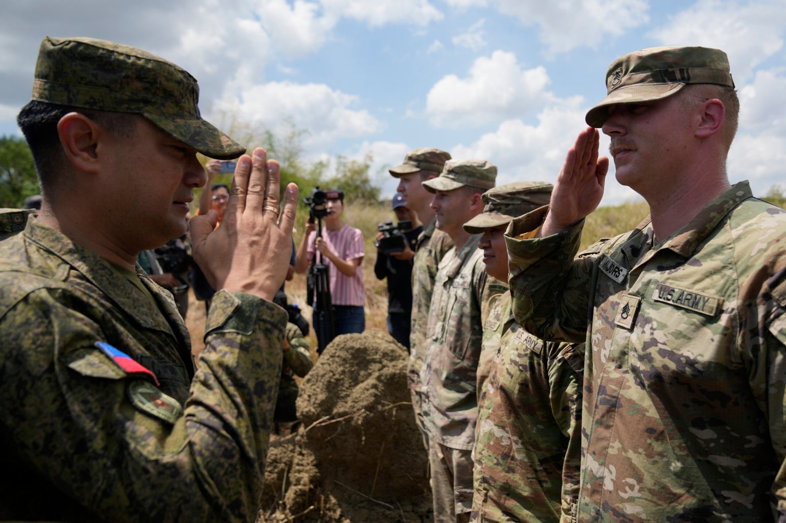 estados unidos fortalecera su presencia cerca de taiwan y el mar de china meridional con cuatro bases en filipinas scaled