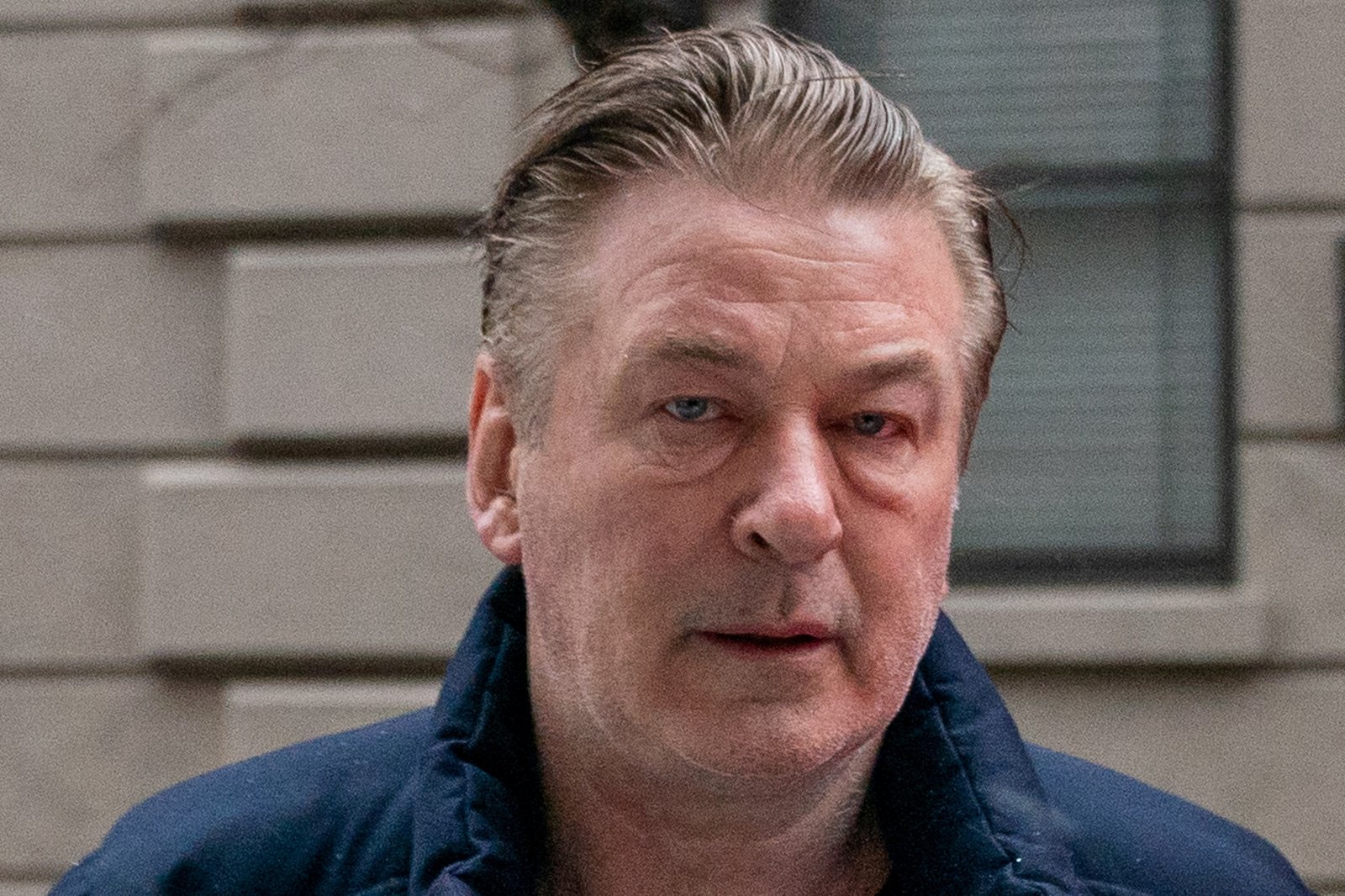 la fiscalia retirara la acusacion contra alec baldwin por la muerte en el set de la pelicula rust