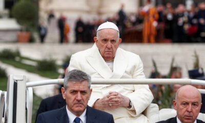 las fotos de la primera aparicion publica del papa francisco en el domingo de ramos despues de su internacion