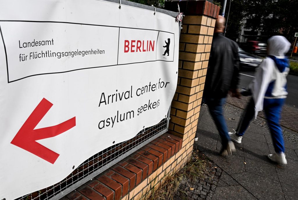 Alemania pide a los refugiados ucranianos que busquen trabajo para reforzar su estatus legal 1024x686 EDOPWK