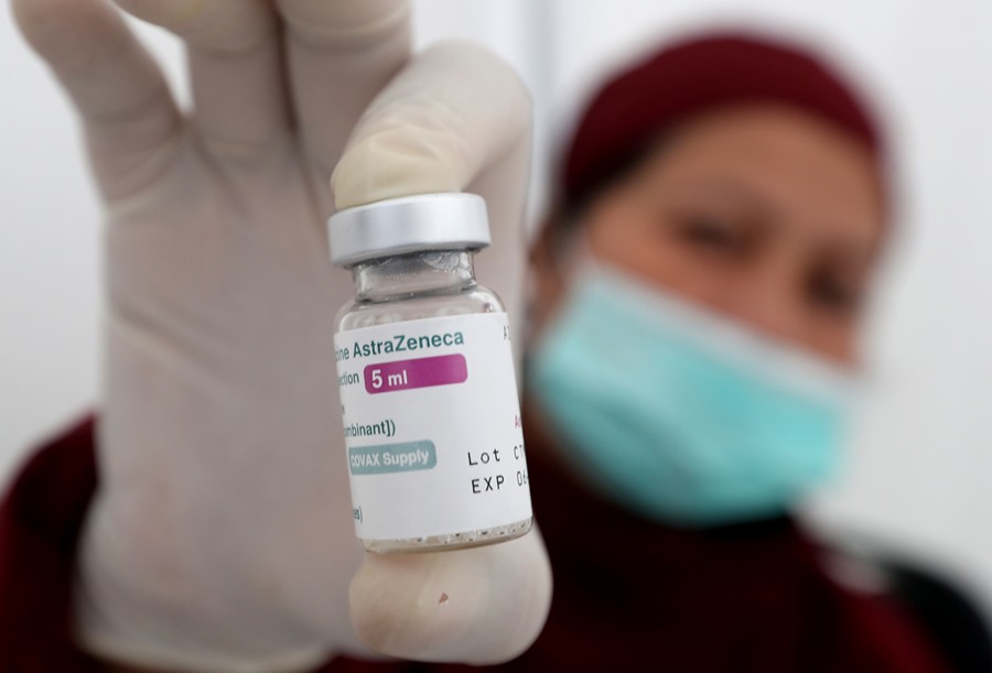 La vacuna de AstraZeneca contra la covid 19 dejara de comercializarse en Europa jX1OfV