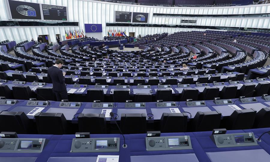 ONG pide que los eurodiputados no ganen dinero al margen de sus actividades parlamentarias m2HDmg