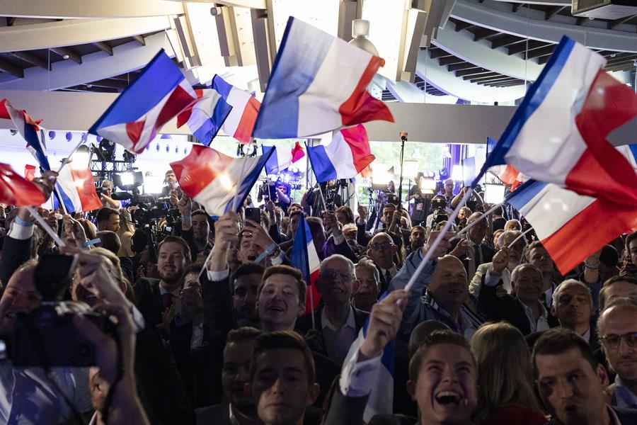 Macron anuncia elecciones anticipadas en Francia tras la victoria de la extrema derecha VGyC0U