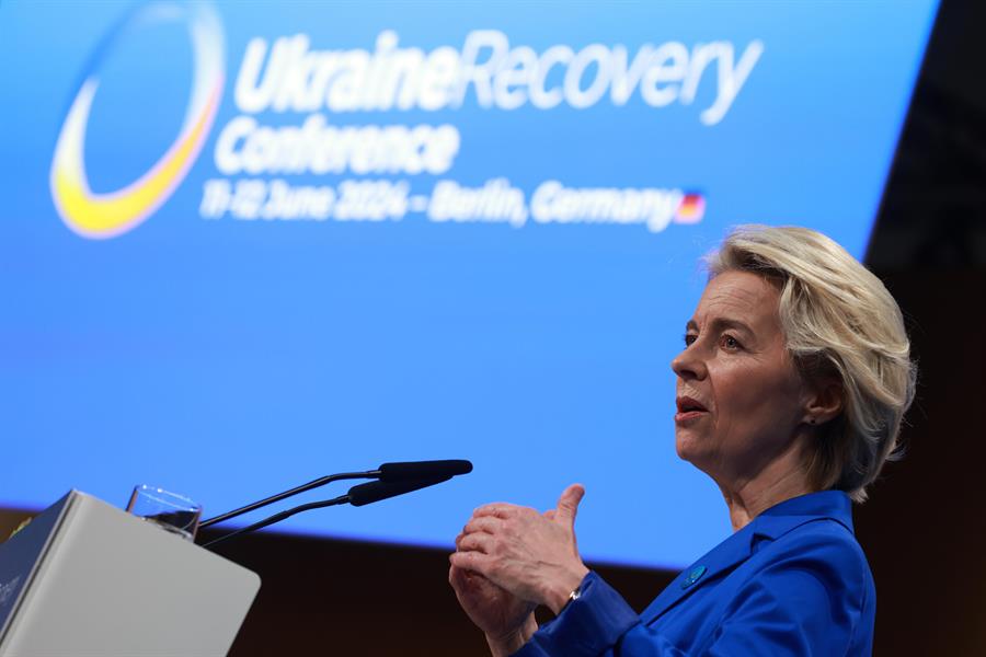 UE debe iniciar las negocianes de adhesion con Ucrania a finales de mes afirma Von der Leyen 1VtmWL