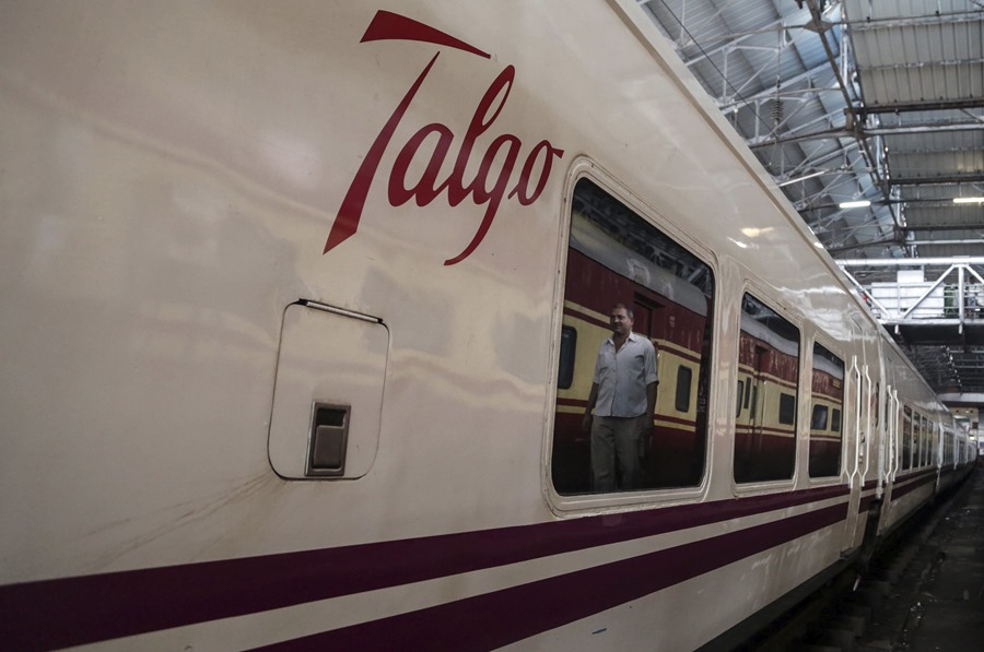 El Gobierno espanol rechaza la opa presentada por el grupo hungaro Magyar Vagon sobre Talgo por seguridad nacional Airuyn