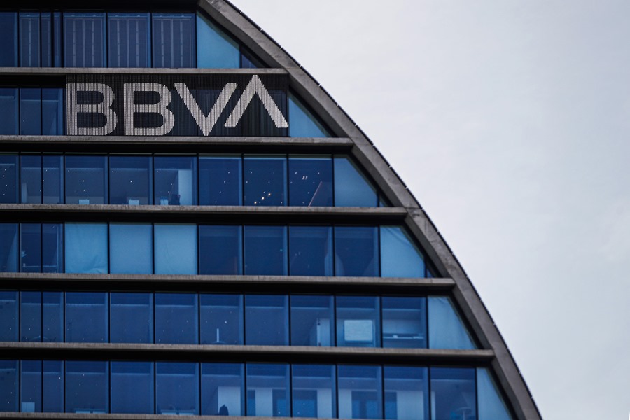 BCE da su visto bueno a que el BBVA se haga con el control del Sabadell con su opa