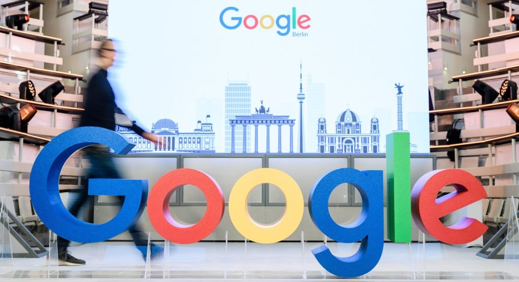 Google denuncia a Microsoft ante Bruselas por imponer su plataforma en la nube 1024x557 P6m4SB