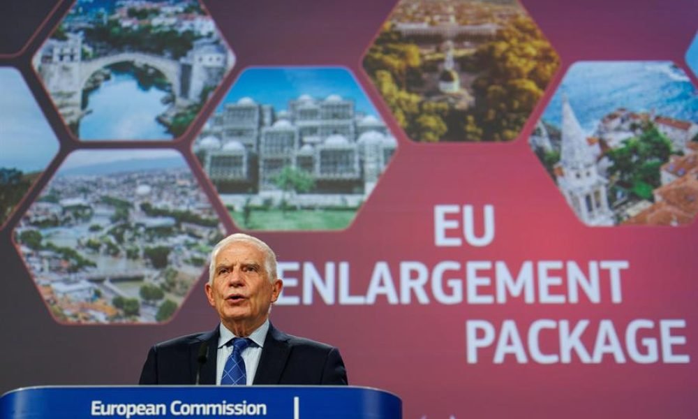 Borrell insta a Georgia a que se comprometa de nuevo con el proceso de adhesion a la UE WwBUWR