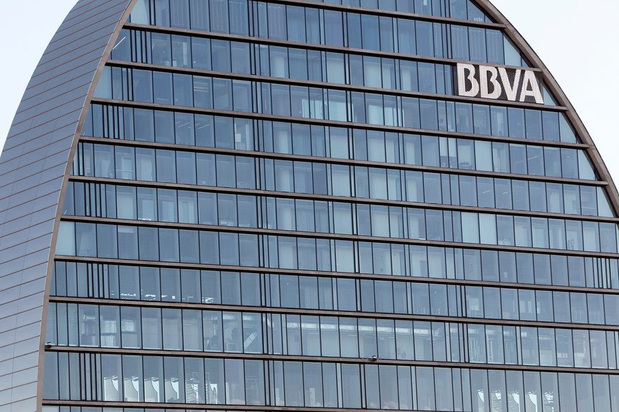 Bruselas autoriza la opa del BBVA sobre el Banco Sabadell 4fOwDG