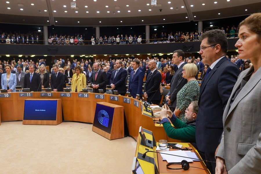 La Eurocamara homenajea a las victimas de la dana y ofrece ayudar como sea EChCRQ