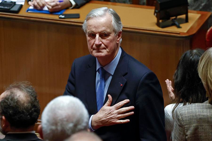 izquierda y la ultraderecha tumban a Barnier y devuelven a Macron el bloqueo politico aRfTaD